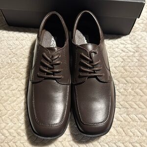 Kenneth Cole Reaction - brown dress shoe